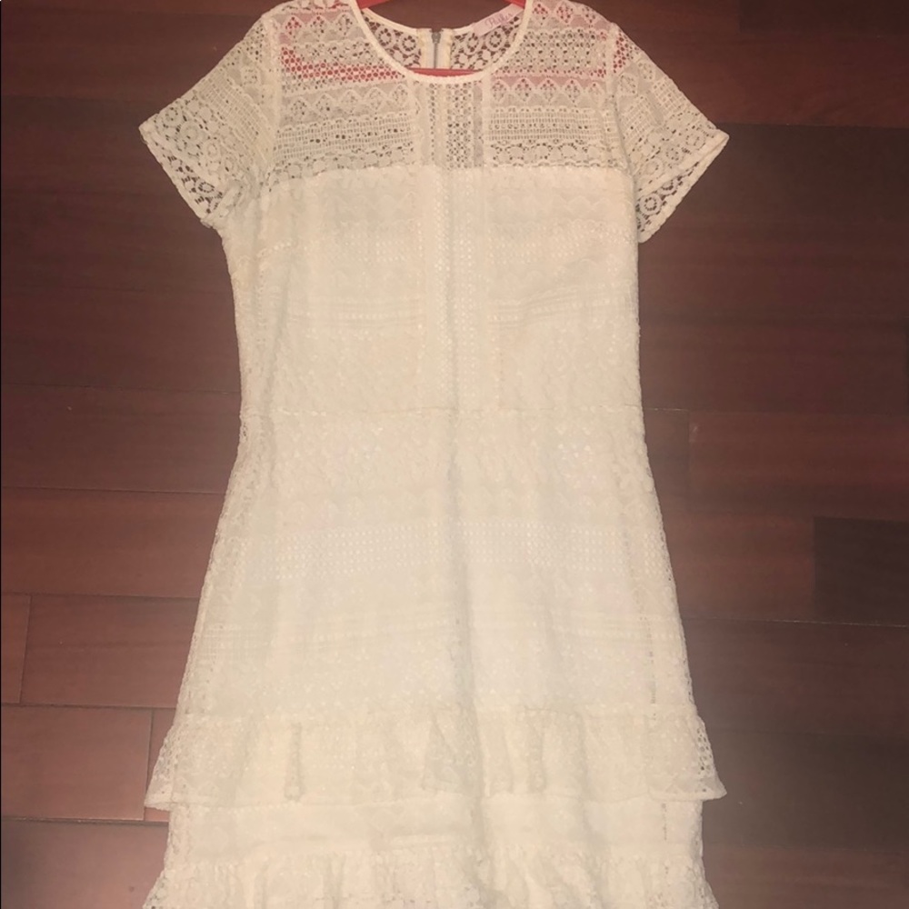 Women’s white Parker dress size medium